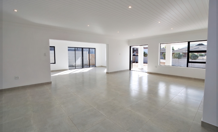 3 Bedroom Property for Sale in Stilbaai Wes Western Cape